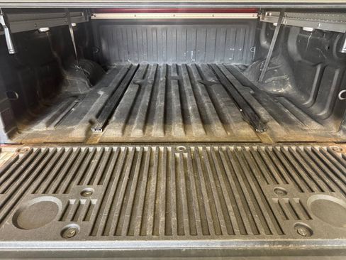 Used 2019 Nissan Titan Platinum Reserve AWD/4WD image 35