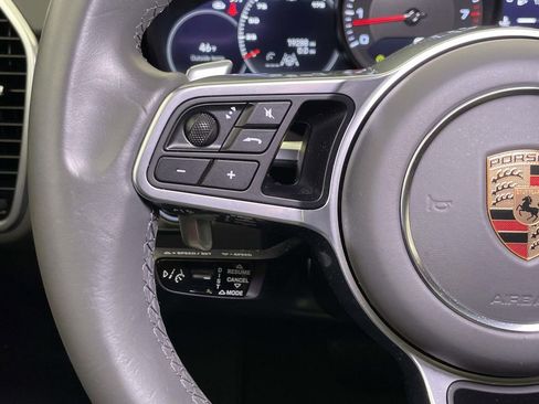 Used 2022 Porsche Cayenne image 37