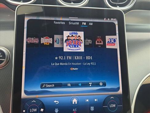 Used 2025 Mercedes-Benz GLC 300 4MATIC image 25