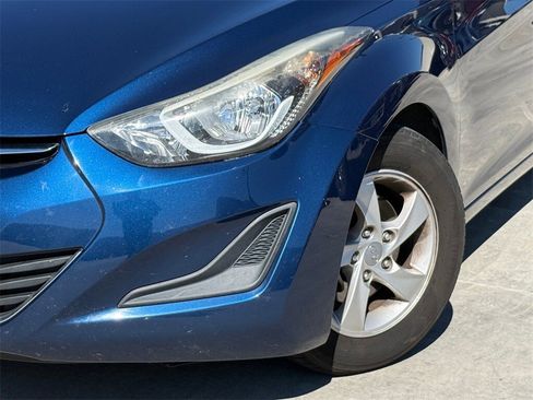 Used 2015 Hyundai Elantra SE image 2