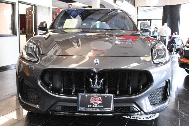 Used 2023 Maserati Grecale Modena AWD/4WD image 2