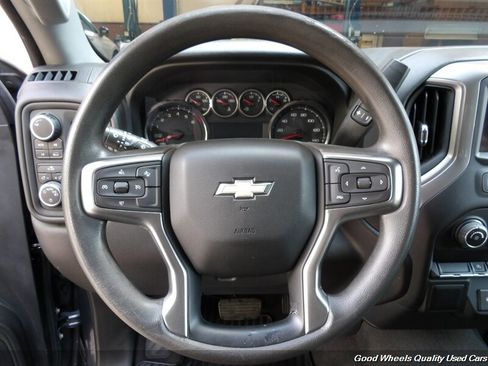 Used 2022 Chevrolet Silverado 1500 Custom w/ Safety Confidence Package AWD/4WD image 16