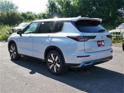 New 2025 Mitsubishi Outlander SE