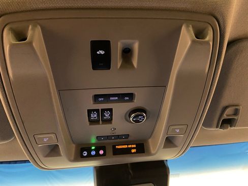 Used 2019 Cadillac Escalade Premium Luxury w/ Escalade Sport Edition image 52