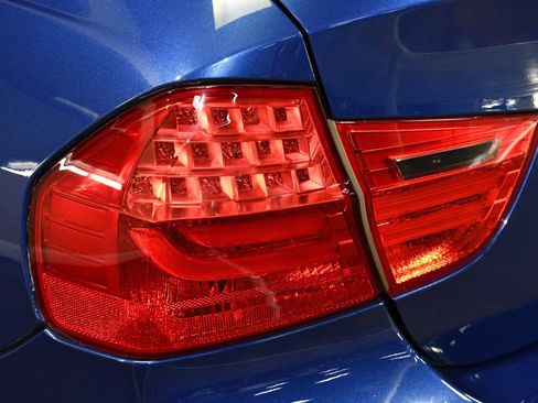 Used 2011 BMW M3 Sedan RWD image 60