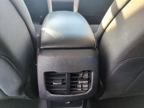 Used 2020 Ford Fusion SE image 18