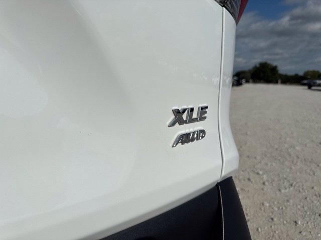 Used 2025 Toyota RAV4 XLE AWD/4WD image 9