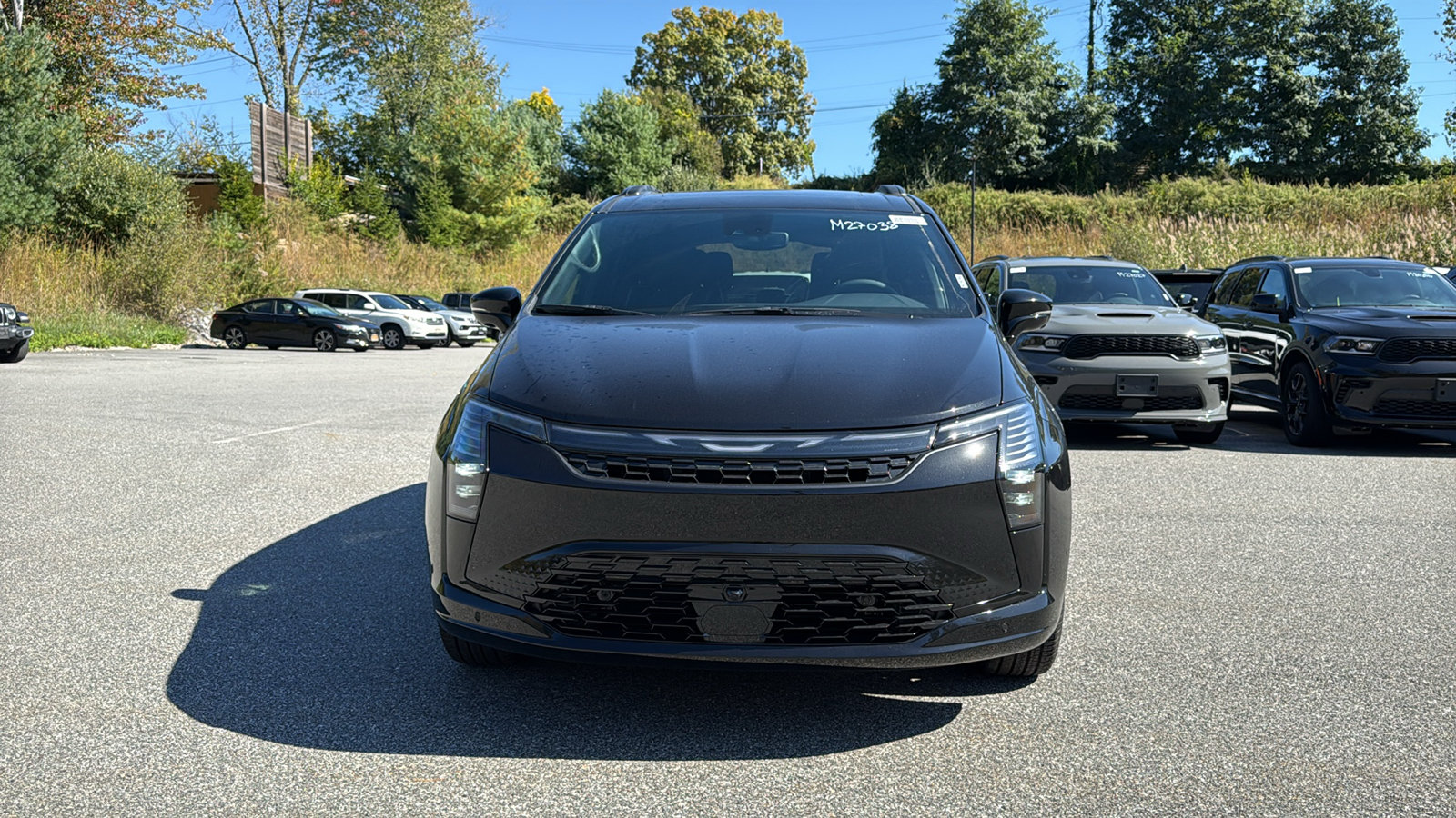 New 2027 Chrysler Pacifica Limited AWD/4WD image 3