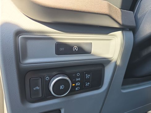 Used 2025 Ford F150 XLT w/ Equipment Group 301A Standard image 17