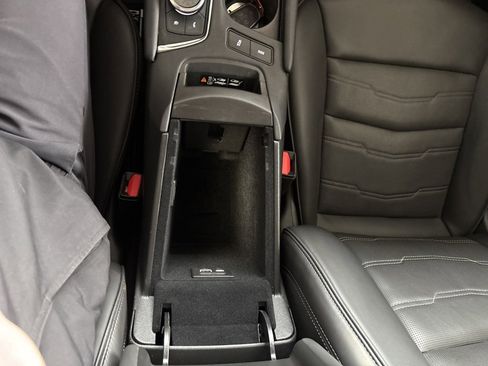 Used 2022 Cadillac XT5 Premium Luxury image 28