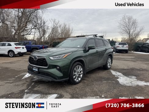 Used 2023 Toyota Highlander Limited image 1