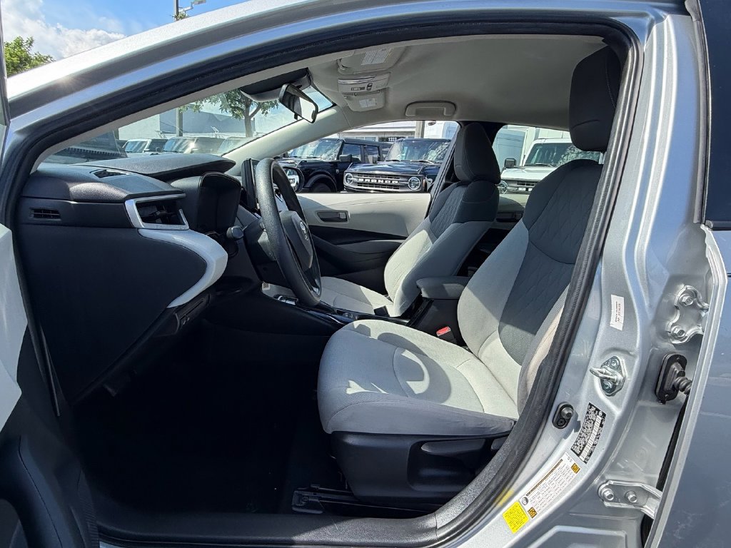 Used 2022 Toyota Corolla LE FWD image 9
