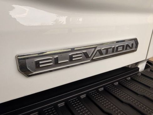 Used 2024 GMC Sierra 1500 Elevation AWD/4WD image 8