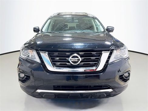 Used 2020 Nissan Pathfinder SL image 3