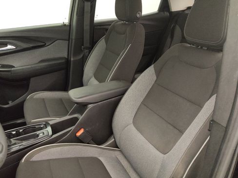 Used 2021 Chevrolet TrailBlazer LT w/ Convenience Package FWD image 17
