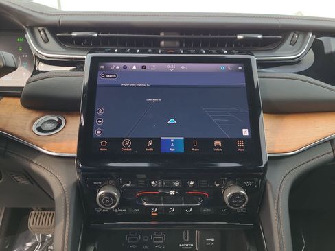 Used 2023 Jeep Grand Cherokee Summit image 24