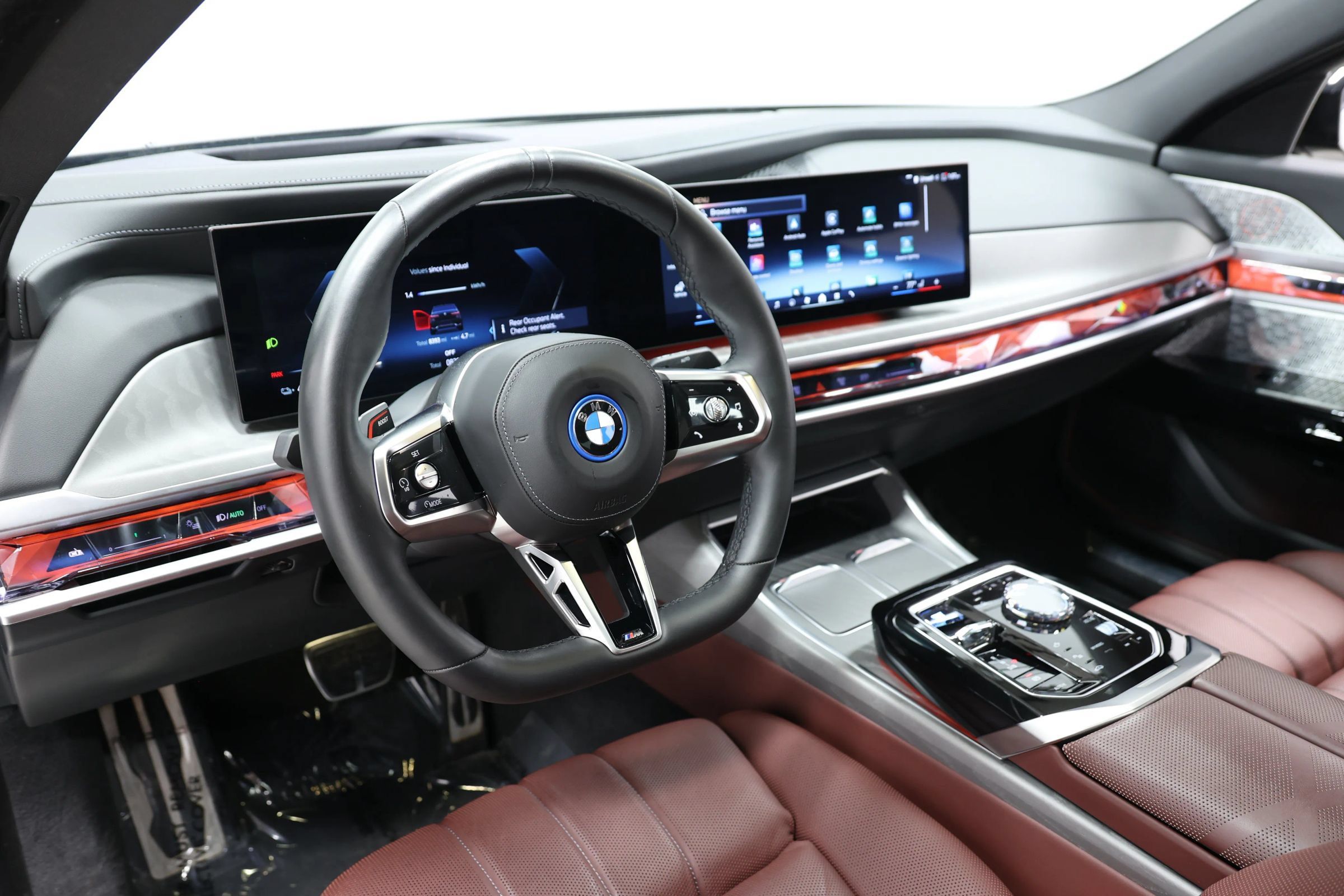 Used 2023 BMW i7 xDrive60 w/ Executive Package 2 AWD/4WD image 20