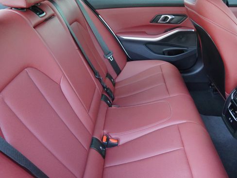 Certified 2025 BMW 330i Sedan RWD image 36