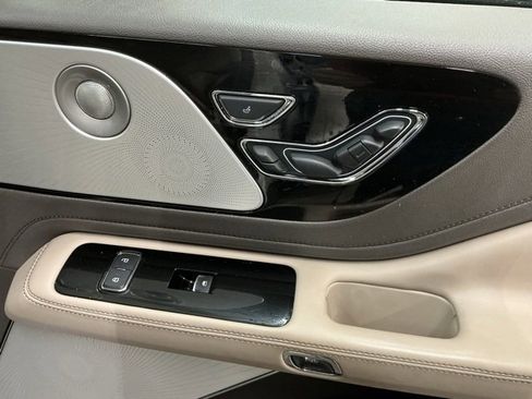 Used 2021 Lincoln Aviator Reserve w/ Equipment Group 201A image 21