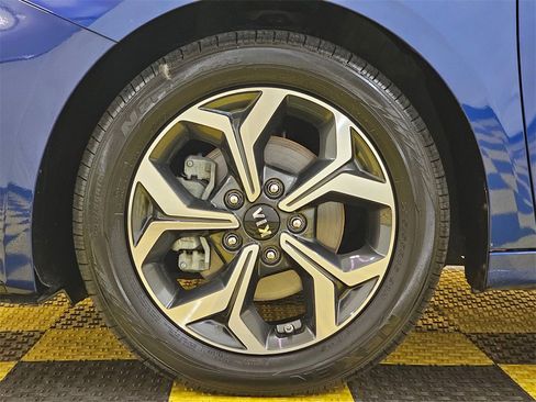 Used 2021 Kia Forte LXS image 9