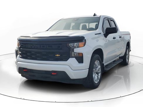 Used 2022 Chevrolet Silverado 1500 Custom image 3