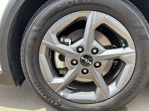 Used 2025 Kia K4 FWD image 31