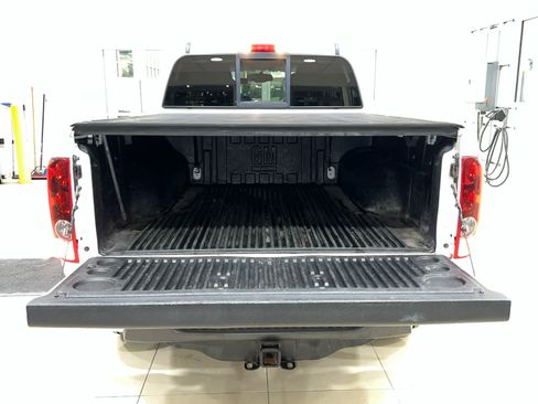 Used 2011 Chevrolet Colorado LT image 14