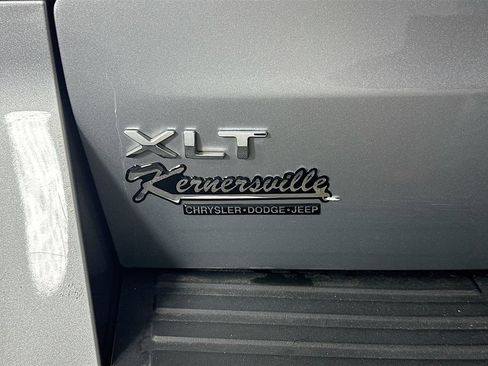 Used 2023 Ford Expedition Max XLT image 29