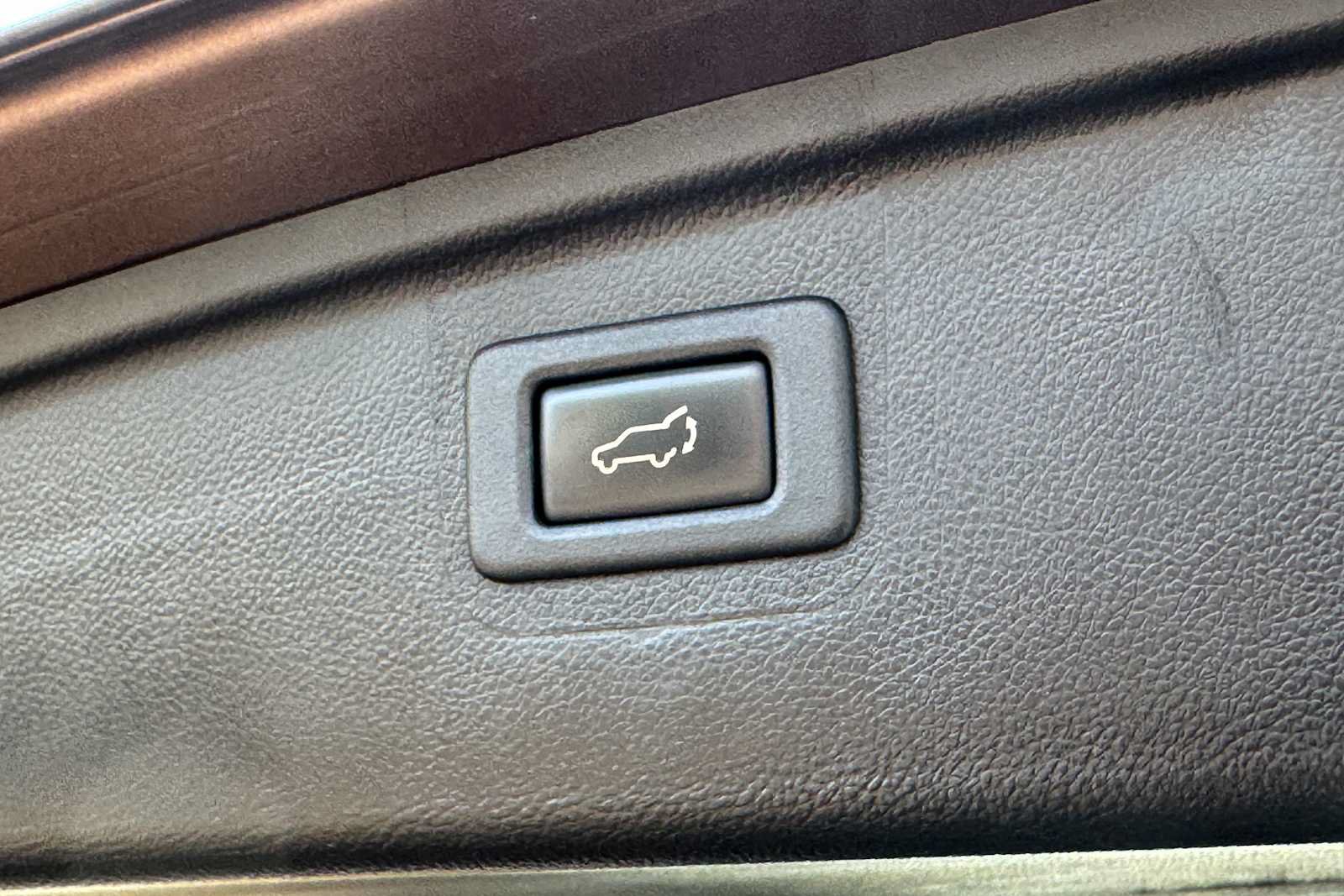 Used 2019 Subaru Outback 2.5i Touring AWD/4WD image 13