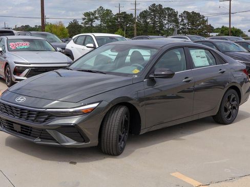 New 2026 Hyundai Elantra SEL Sport FWD image 27