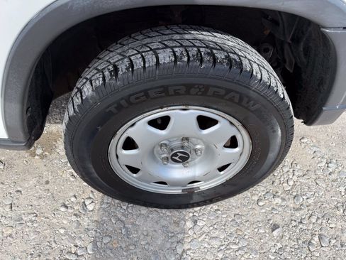 Used 2001 Honda CR-V LX image 12