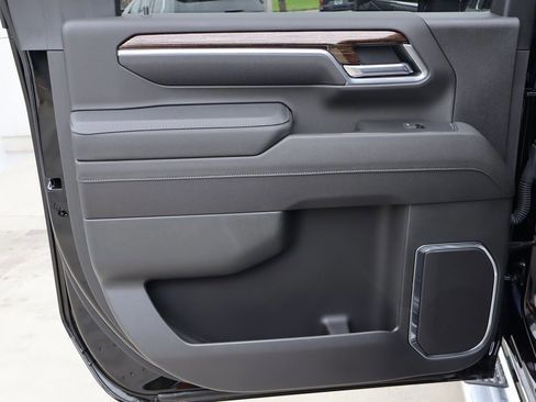 New 2025 GMC Sierra 2500 SLE w/ SLE Value Package; image 19