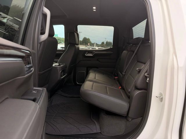 Used 2022 Chevrolet Silverado 1500 LTZ AWD/4WD image 12