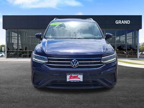Used 2022 Volkswagen Tiguan SE image 3