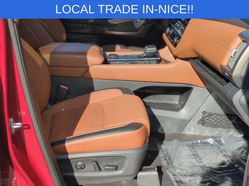 Used 2023 Nissan Pathfinder Platinum image 42