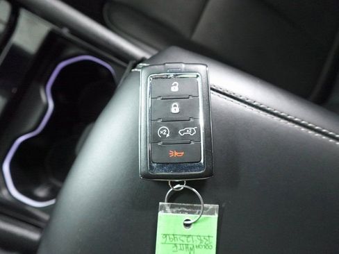 Used 2024 Jeep Grand Cherokee Overland w/ Luxury Tech Group IV image 33