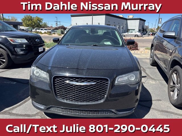 Used 2018 Chrysler 300 Touring w/ Sport Appearance Package RWD image 5