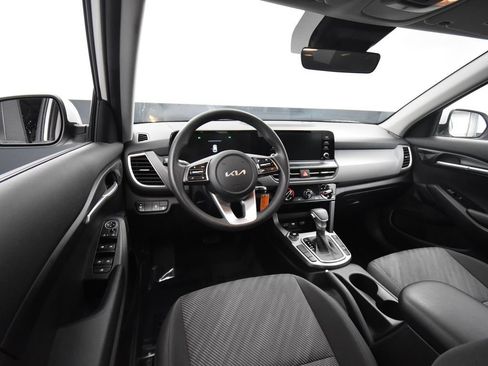 Used 2024 Kia Seltos LX AWD/4WD image 11