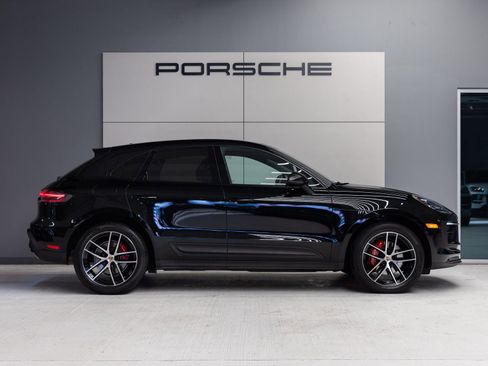 Certified 2023 Porsche Macan AWD/4WD image 8