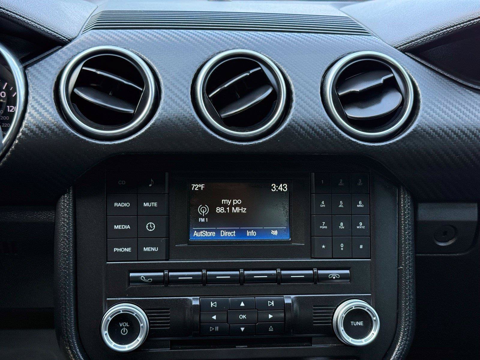 Used 2018 Ford Mustang Coupe RWD image 29