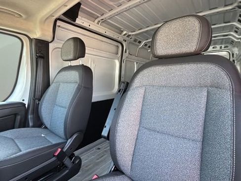 Used 2025 RAM ProMaster 2500 w/ Storage Group image 18