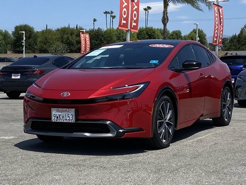 Certified 2026 Toyota Prius XLE FWD image 38