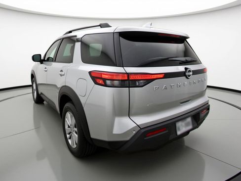 Used 2025 Nissan Pathfinder SV FWD image 6