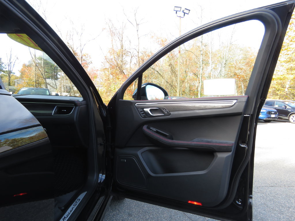 Used 2017 Porsche Macan GTS AWD/4WD image 12