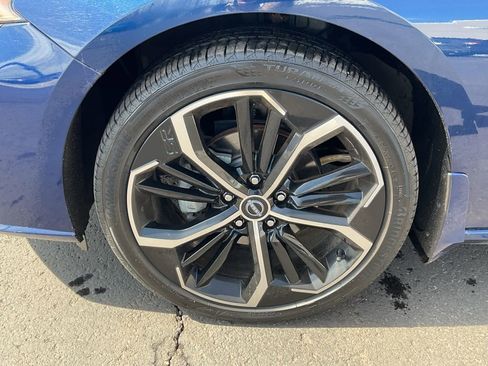 Used 2023 Nissan Altima 2.5 SR w/ SR Premium Package AWD/4WD image 9