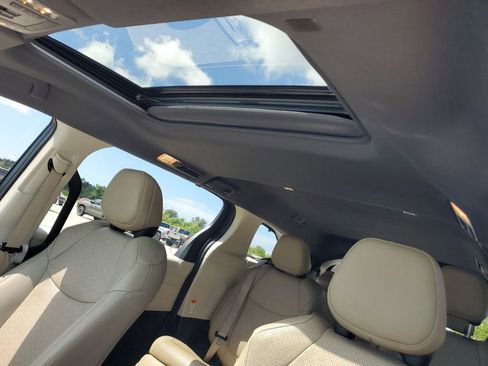Used 2024 Toyota Sienna Limited image 30