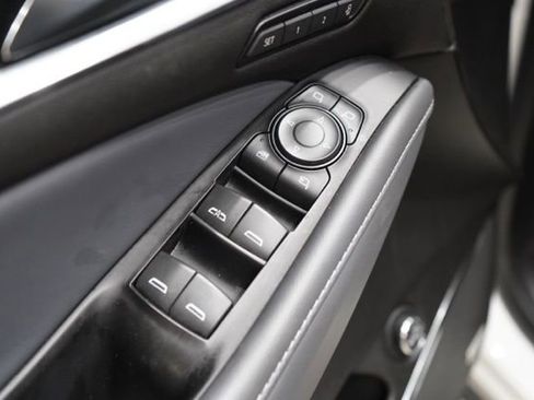 Used 2024 Buick Enclave Premium image 19