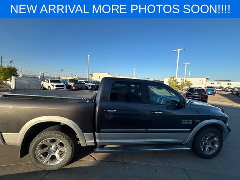 Used 2014 RAM 1500 Laramie w/ Convenience Group AWD/4WD image 9
