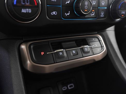 Used 2020 GMC Acadia Denali w/ Denali Ultimate Package image 28