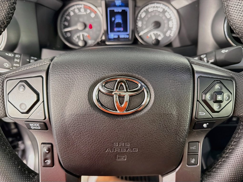Used 2022 Toyota Tacoma TRD Sport w/ Technology Package AWD/4WD image 16